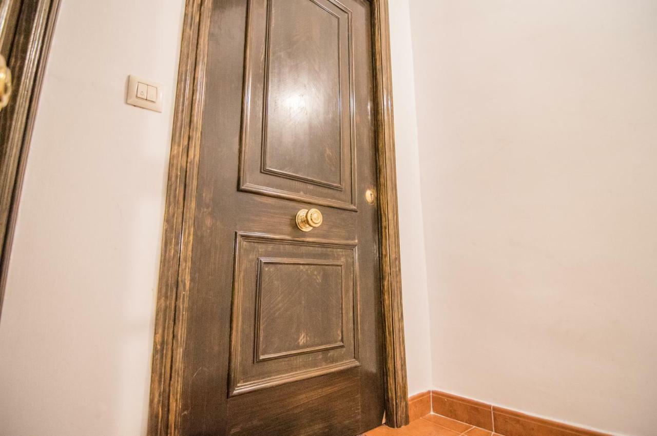 Tuguest Plaza Nueva Apartment Granada Eksteriør billede