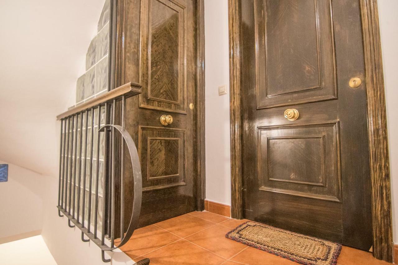 Tuguest Plaza Nueva Apartment Granada Eksteriør billede